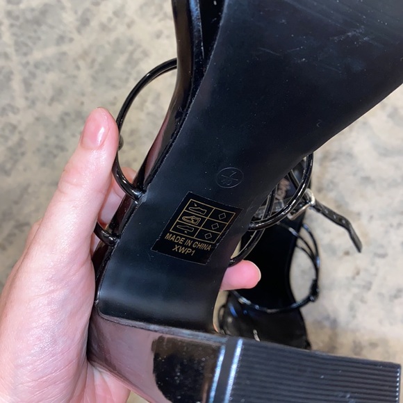 Brand New Black Strappy Platform Heels - Picture 4 of 7